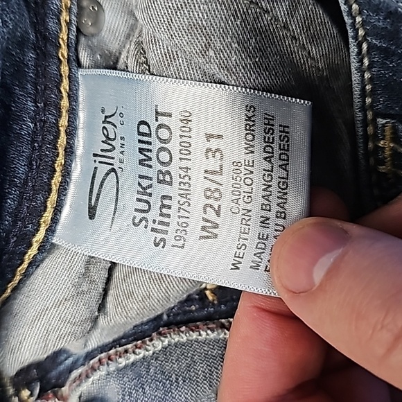 Silver Suki fluid denim 28x31 mid rise slim boot cut jeans - Picture 7 of 8